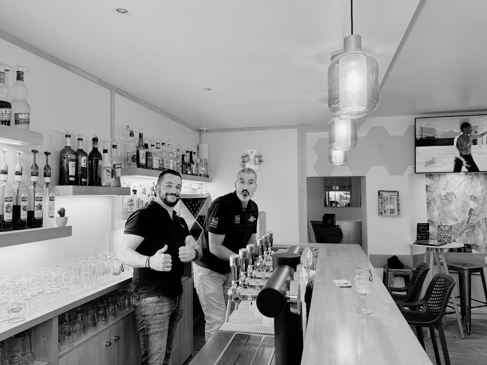 Le bar en noir et blanc