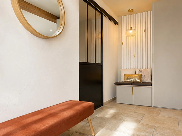 Porte et placard après rénovation